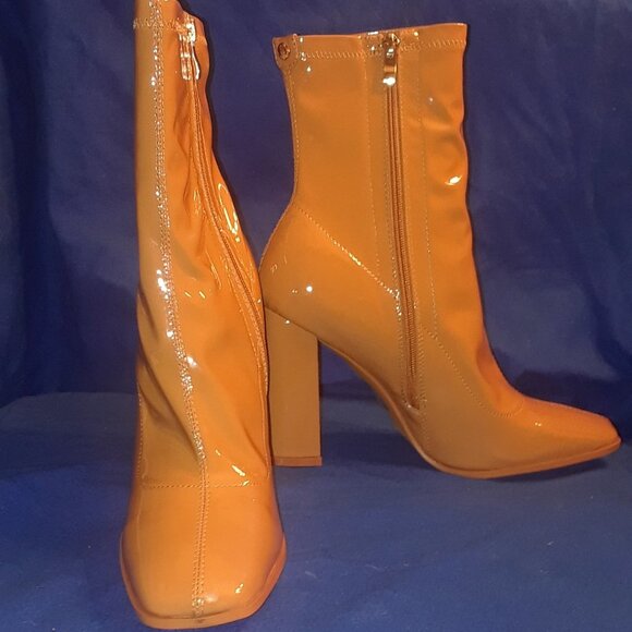 AZALEA WANG DO YOUR THANG CHUNKY HEEL BOOTIE IN CARAMEL - Picture 7 of 7